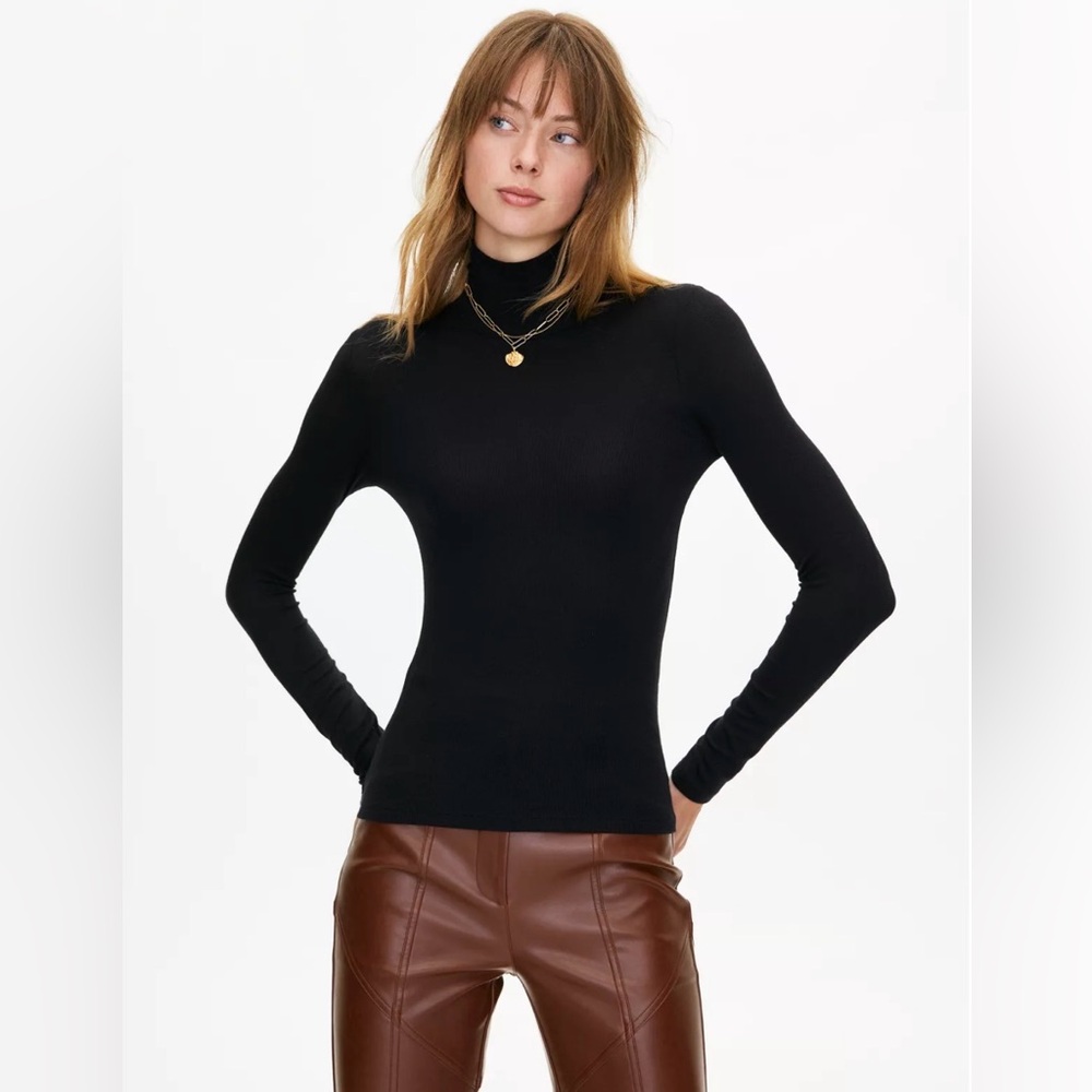 Aritzia Wilfred Black Turtleneck Sweater